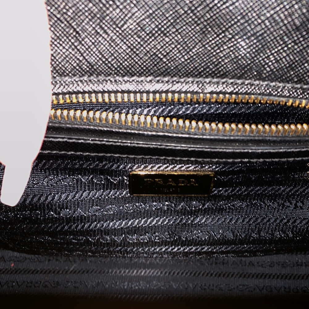 Saffiano Medium Prada Purse in Black - Picture 5 of 7